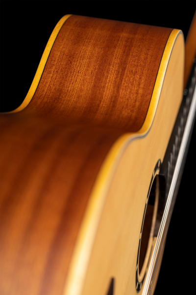 Ortega R121, Fichte / Mahagoni